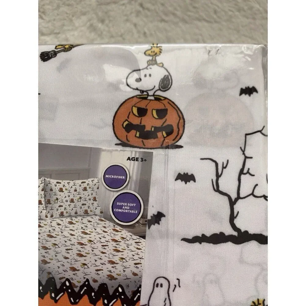 Peanuts Snoopy Woodstock Halloween QUEEN Size Sheet Set Doghouse Pumpkin Moon‎